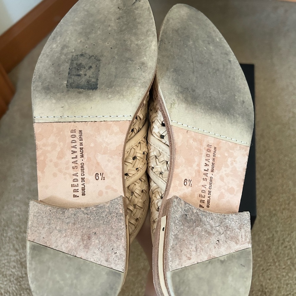 Freda Salvador Mules - Picture 5 of 8